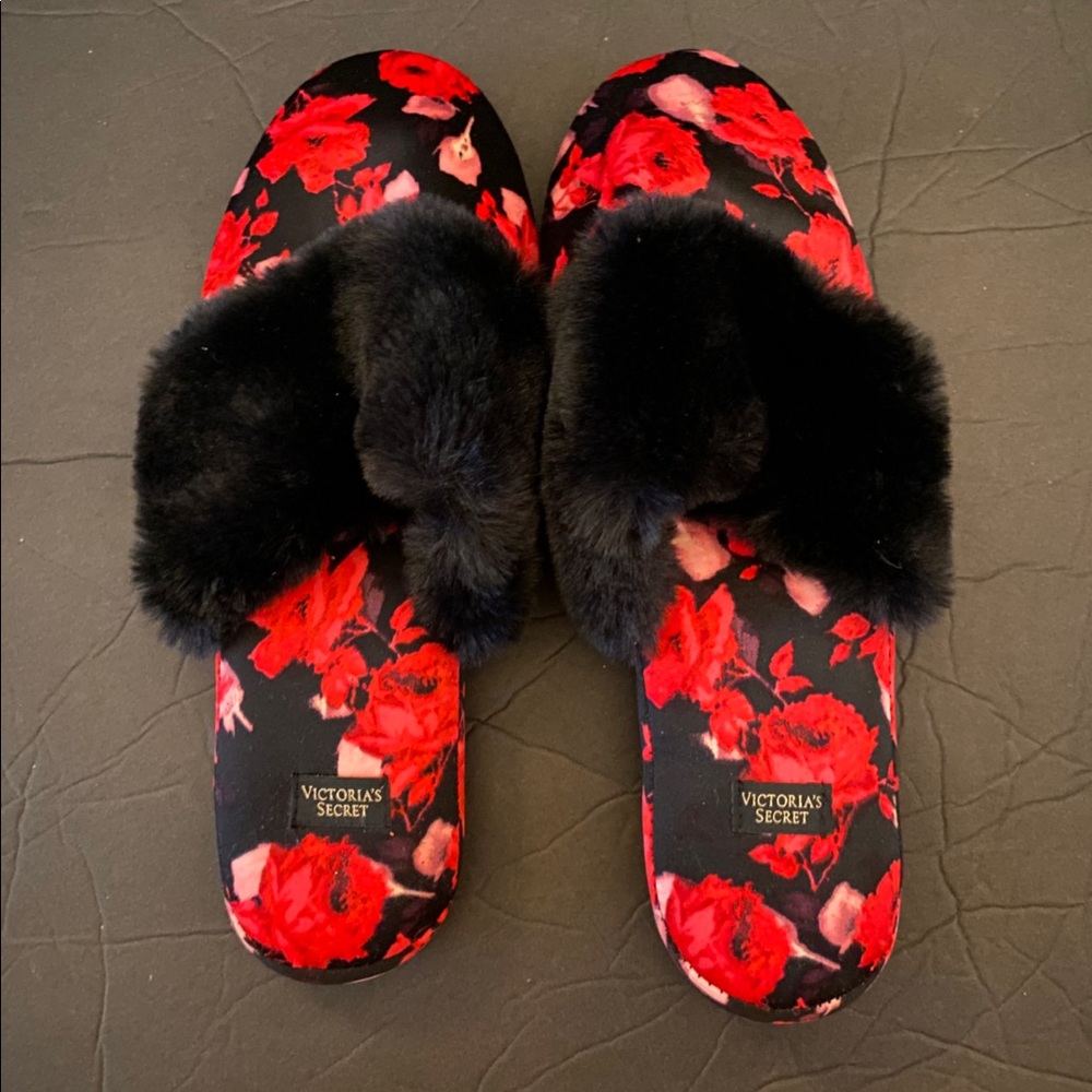 Victoria’s Secret Slippers size small